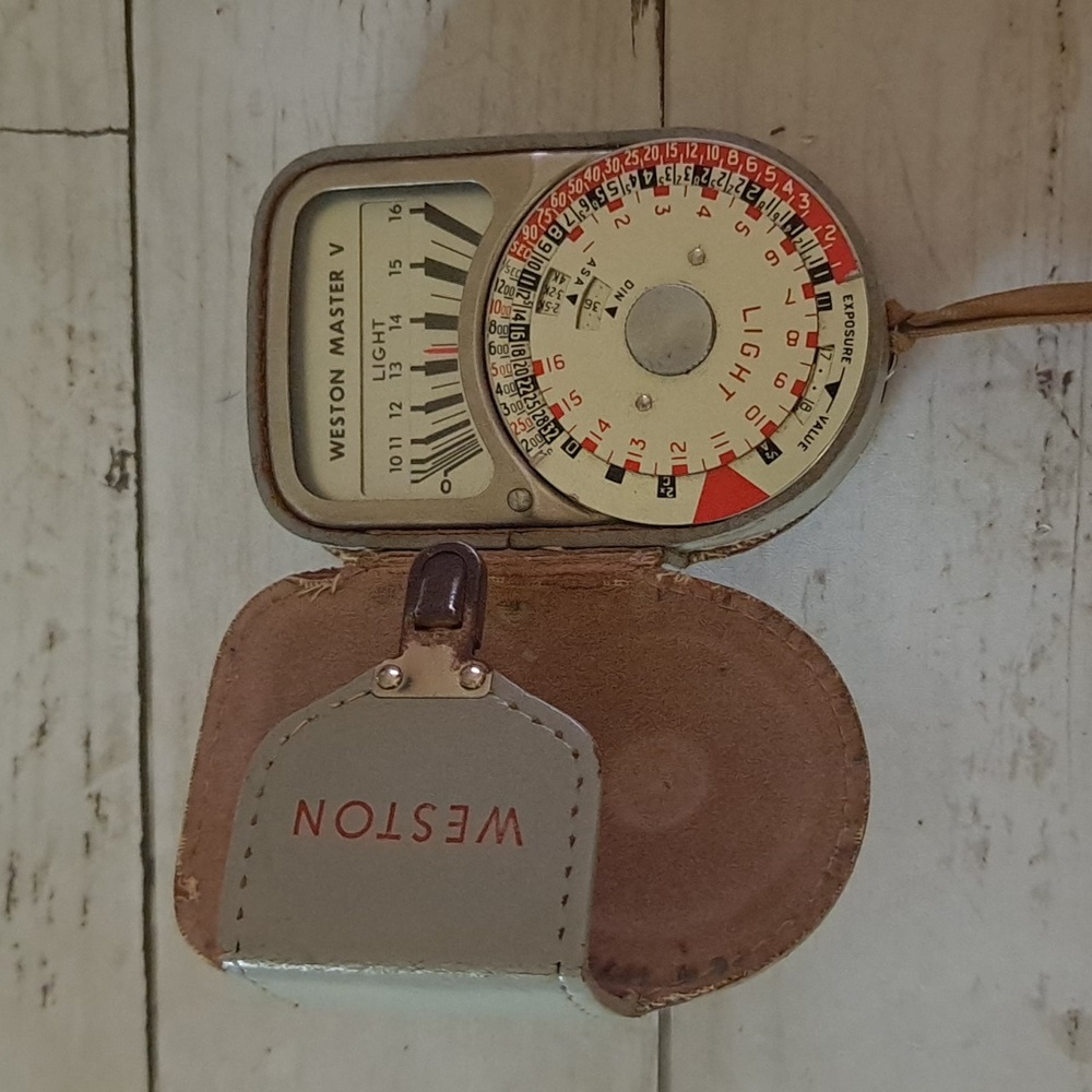 Vintage Weston Master V Universal Exposure Meter Model 748 w/ Original Case